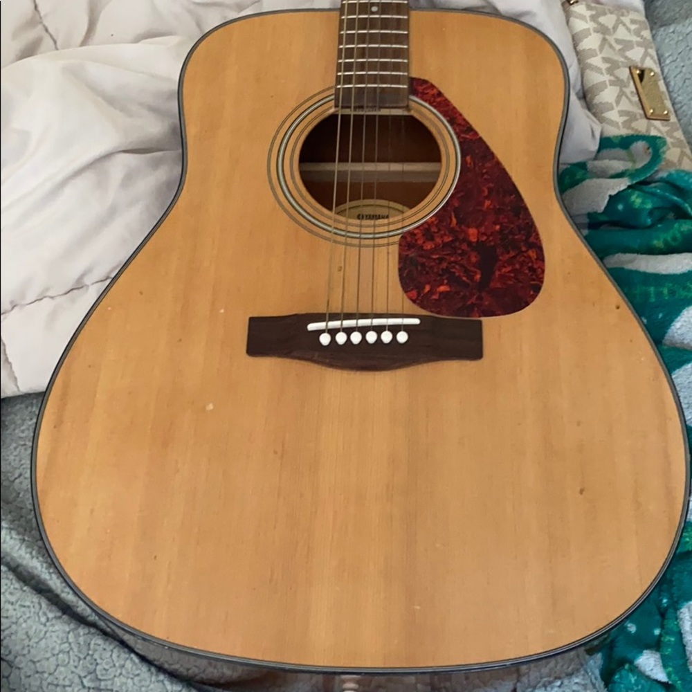 Yamaha Guitar